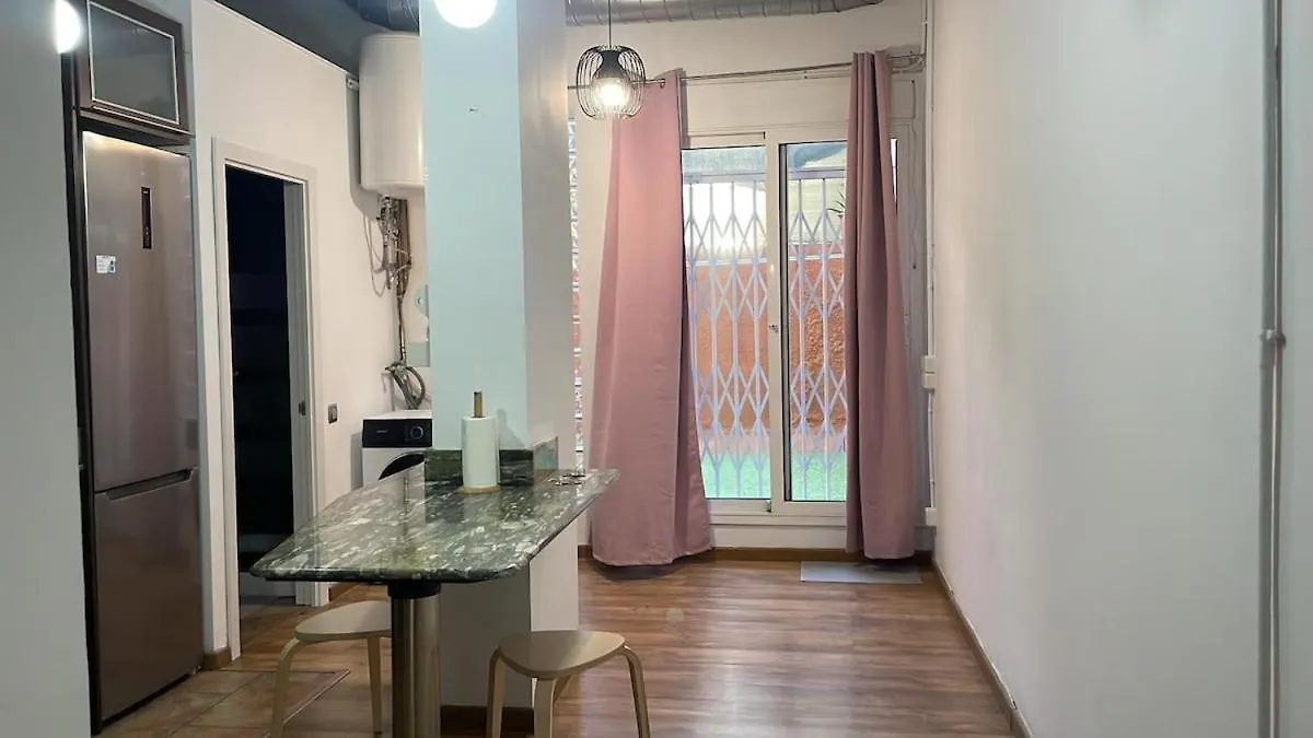 Apartment Sa 15Min Downtown Barcelona, 5Min Metro, Beach Nearby Sant Adria de Besos