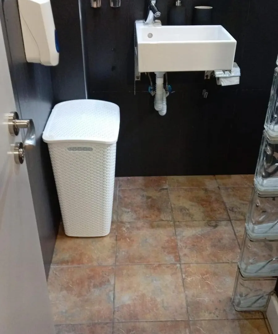 Sa 15Min Downtown Barcelona, 5Min Metro, Beach Nearby Sant Adria de Besos Apartment